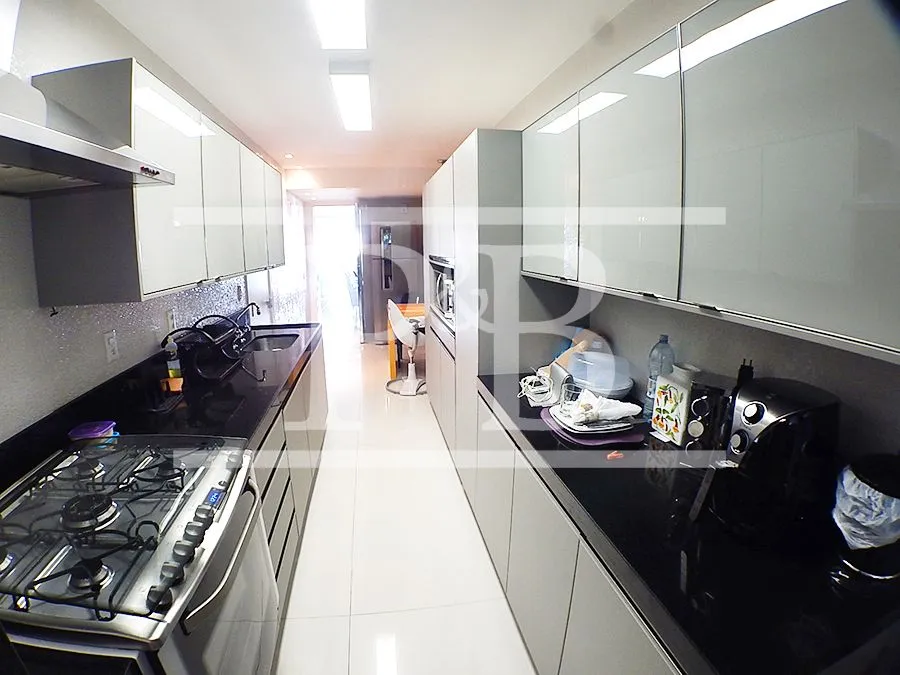 4-bedroom apartment with 319 m² and 4 parking spaces — photo 37