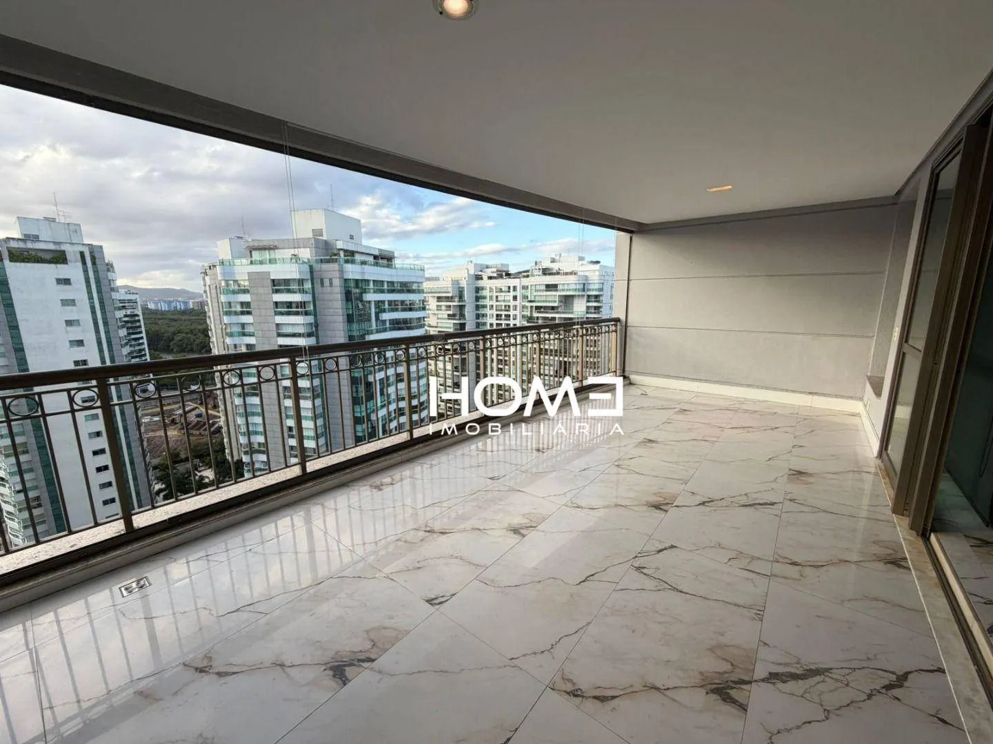 Furnished apartment, 365 m², with floor-to-ceiling windows — photo 29