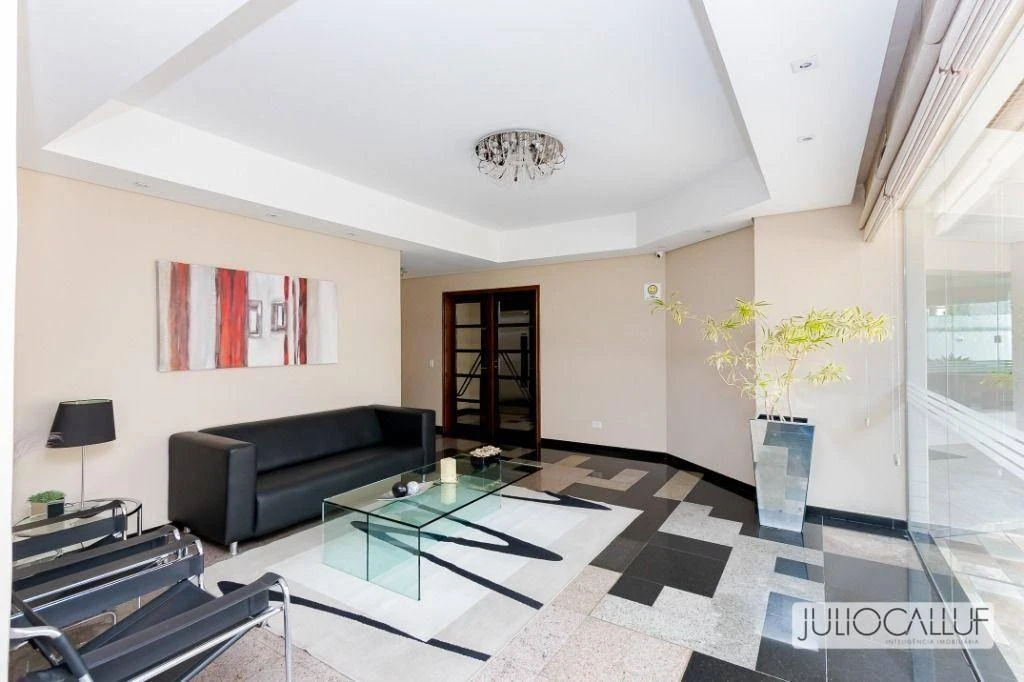 Застеклённый балкон и 3 спальни: квартира 151 м² — photo 10