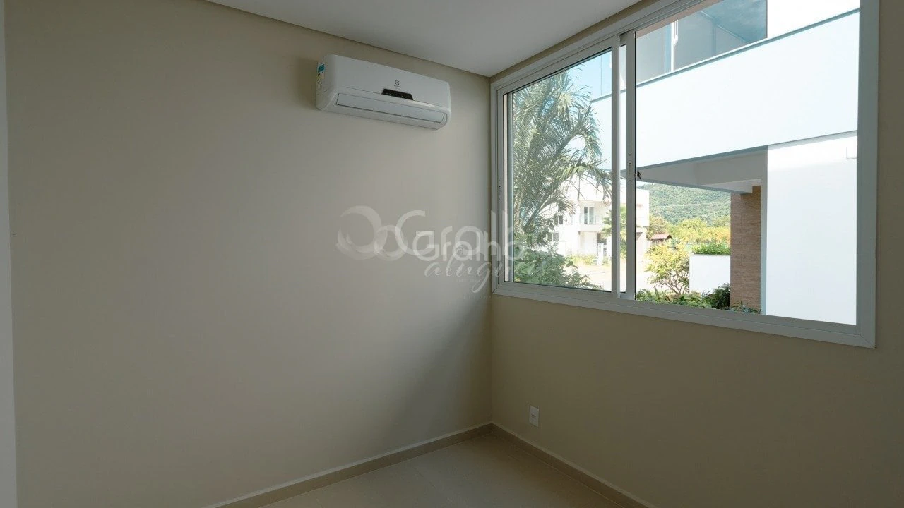 House, 343 m², with a bathtub — photo 22