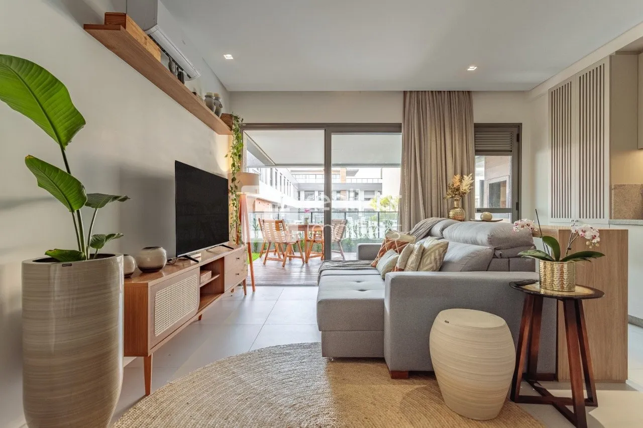 Furnished apartment with private garden and 2 bedrooms