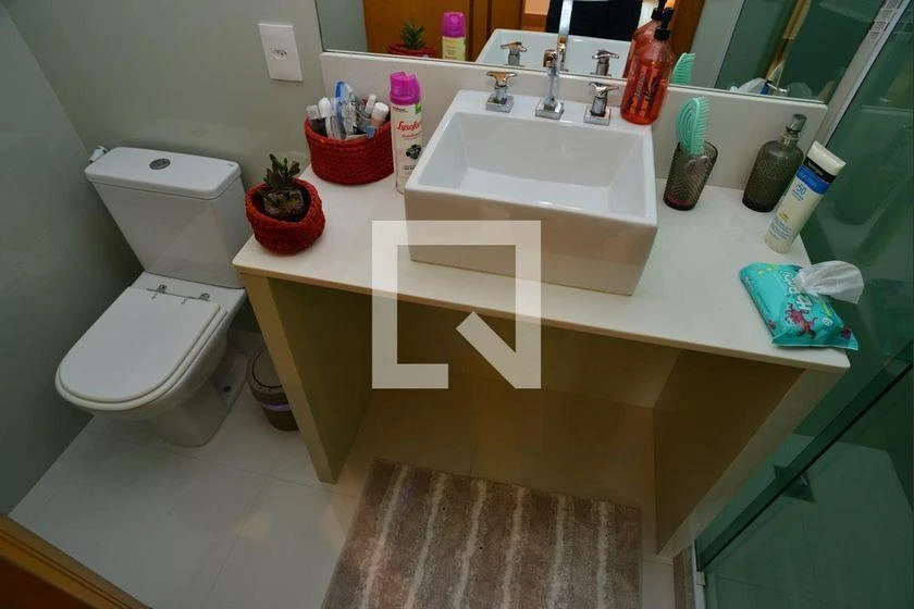 6-bedroom house with a bathtub — photo 25