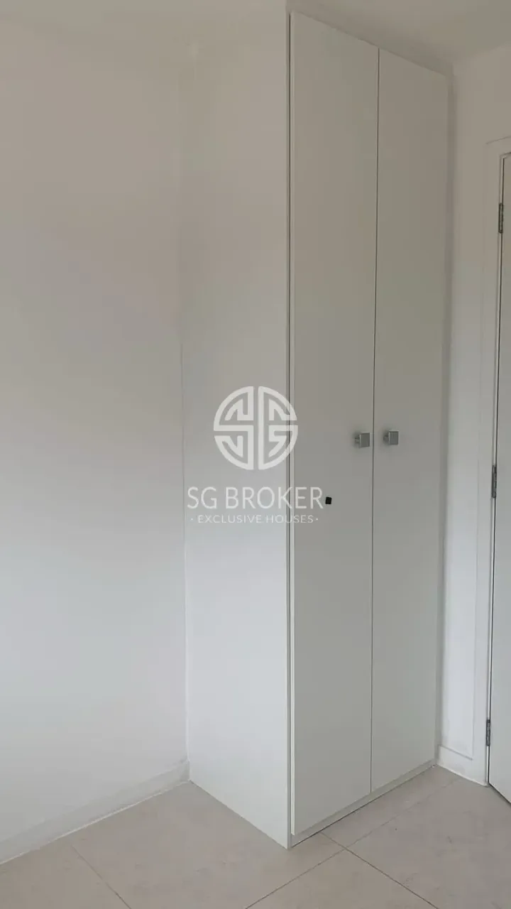 Apartment with 3 bedrooms and a gas stove kitchen — photo 17