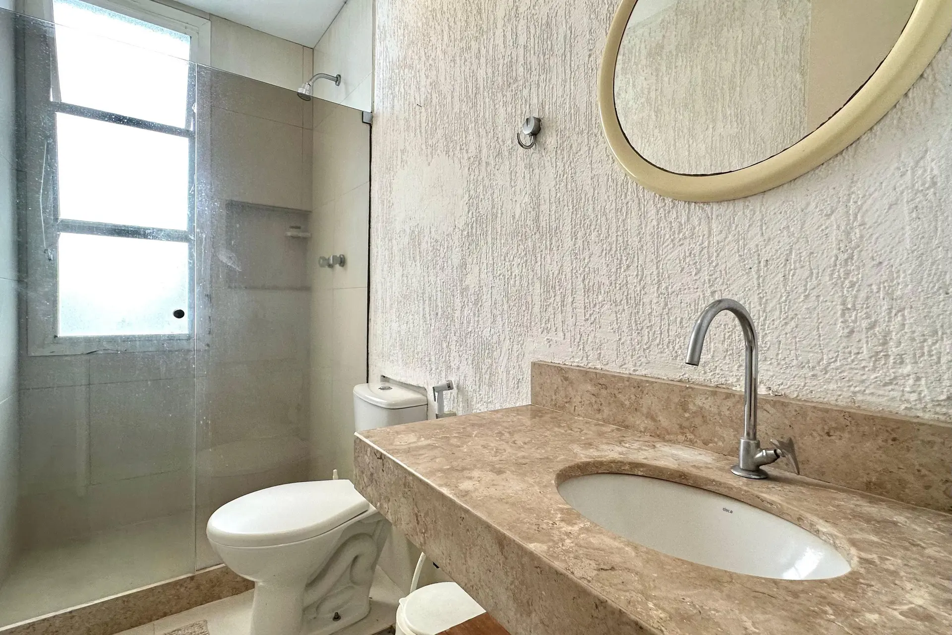 One-bedroom apartment with a mountain view in Rio de Janeiro — photo 5