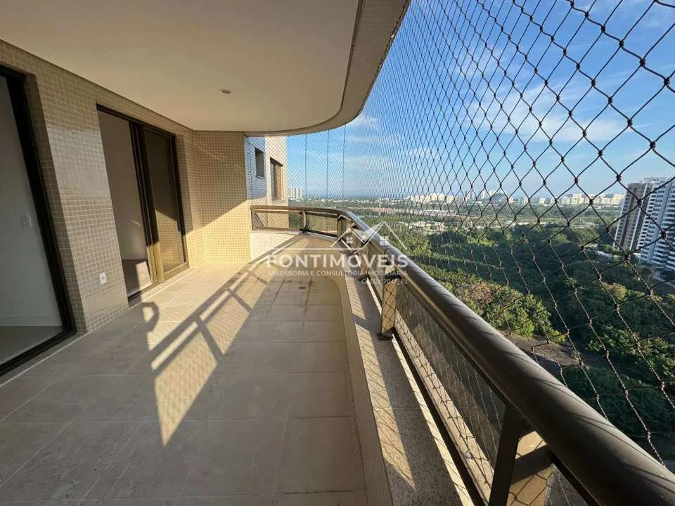 4-bedroom apartment with a balcony and 121 m² — photo 14