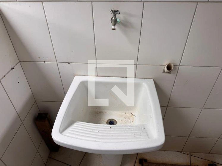 1000 m² house with a washing machine and a bathtub — photo 30