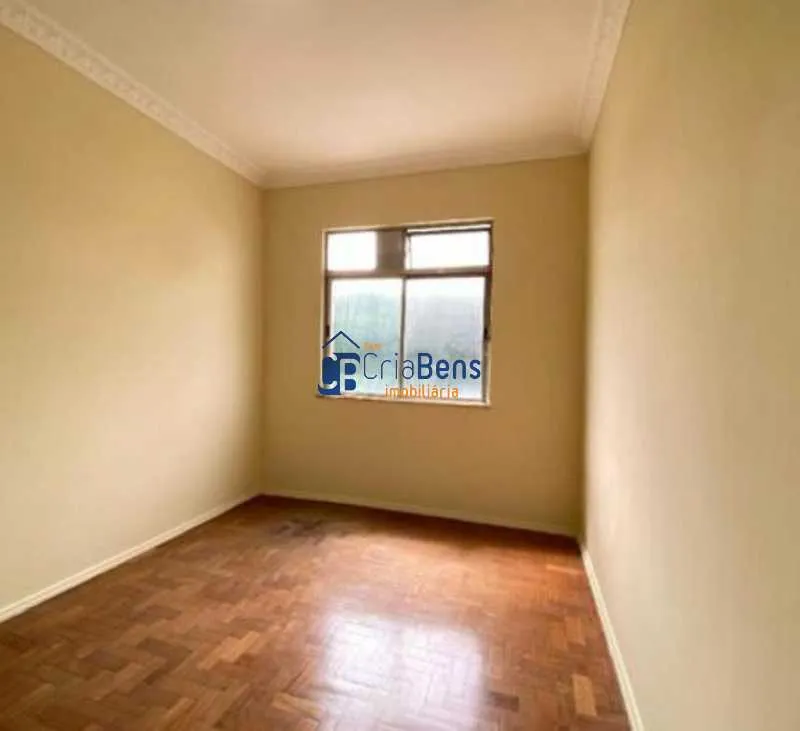Wood or laminate floors in a 2-bedroom apartment, 60 m² — photo 16