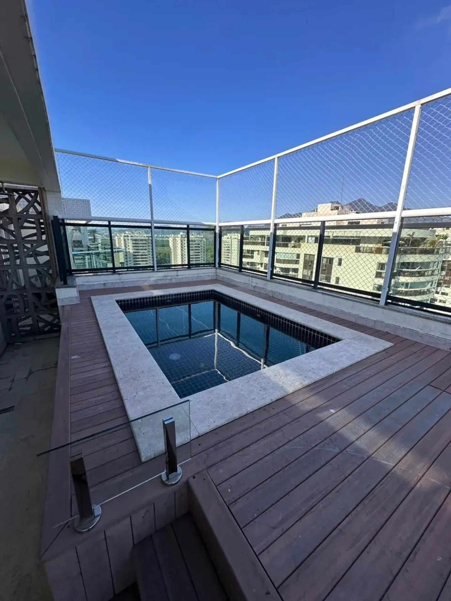 Apartment with balcony and built-in grill — photo 3