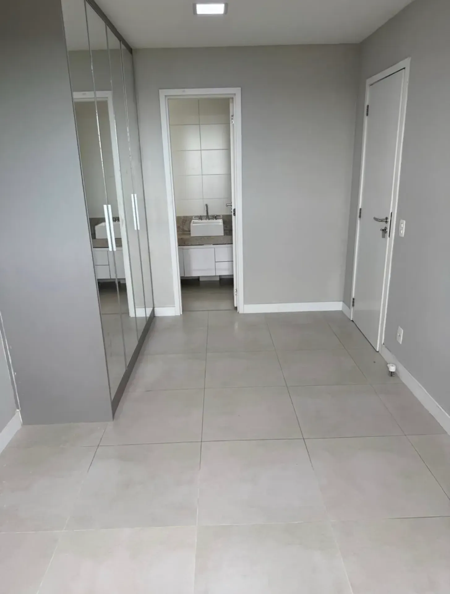 2-bedroom apartment with a home office — photo 11