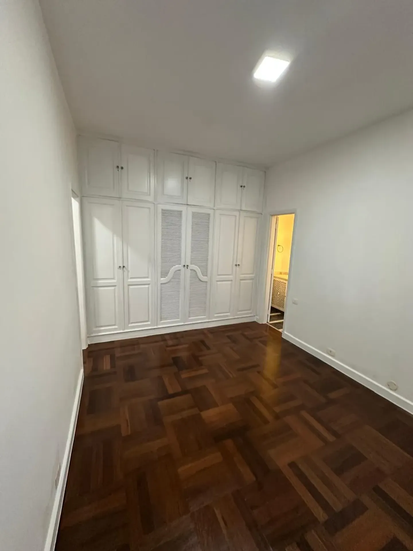 3-bedroom apartment with 4 bathrooms and 1 parking space — photo 33