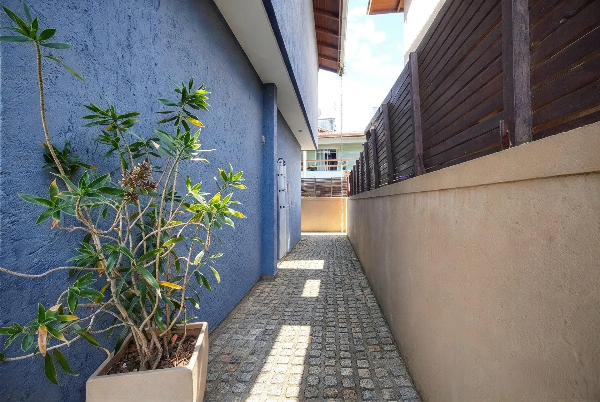 3-bedroom house with a garden in Florianópolis — photo 11