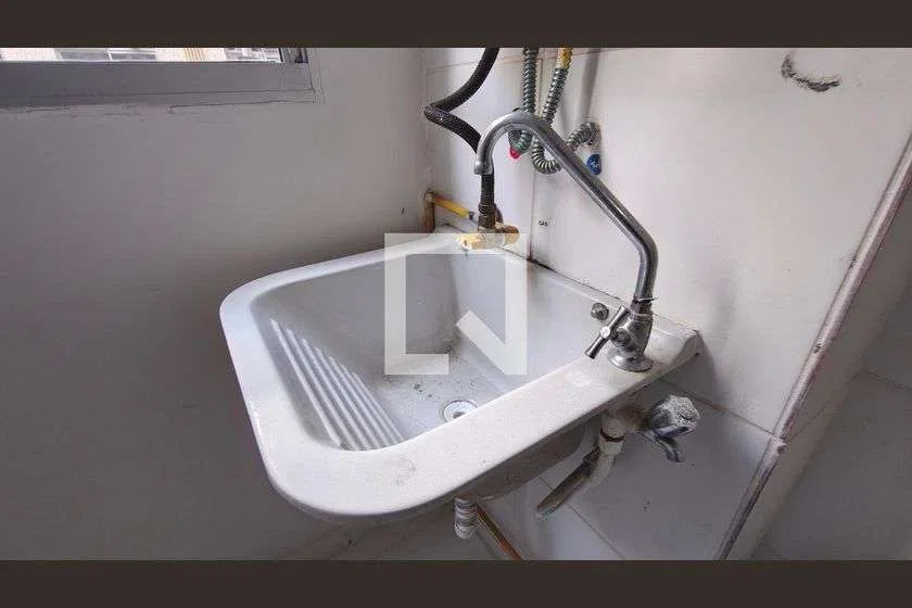 Apartamento de 44 m² com 2 quartos, 1 vaga e cozinha separada — photo 2