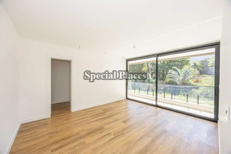 Unfurnished house with 5 bedrooms and an open-plan kitchen — photo 13