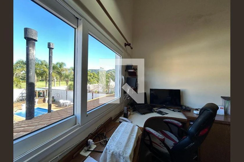 Furnished 284 m² house with 4 bedrooms and balcony — photo 16