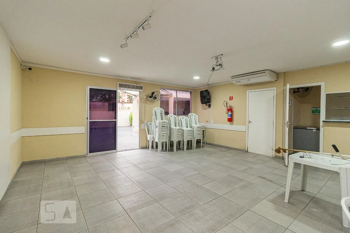 Apartamento sem mobília com cozinha fechada e 2 quartos — photo 33