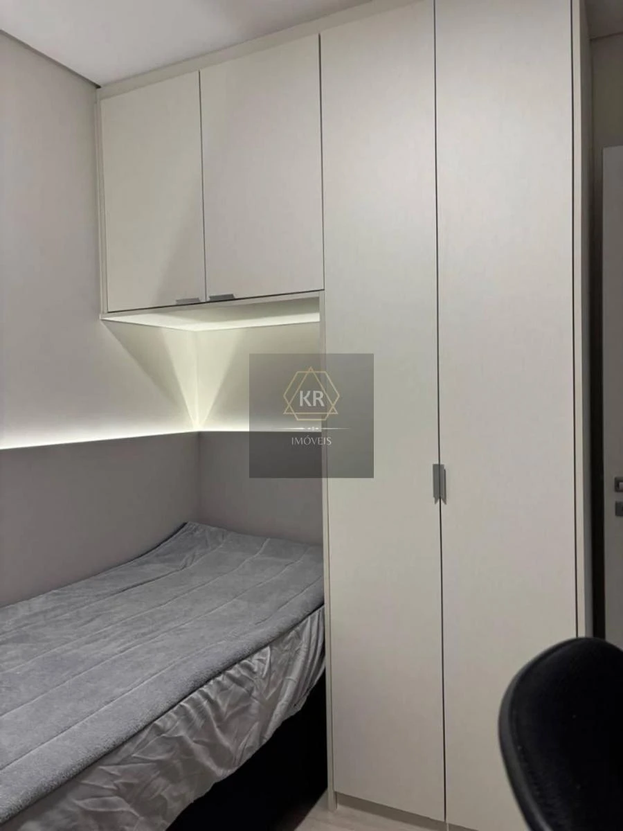 Glass-enclosed balcony in a 2-bedroom apartment, 60 m² — photo 3