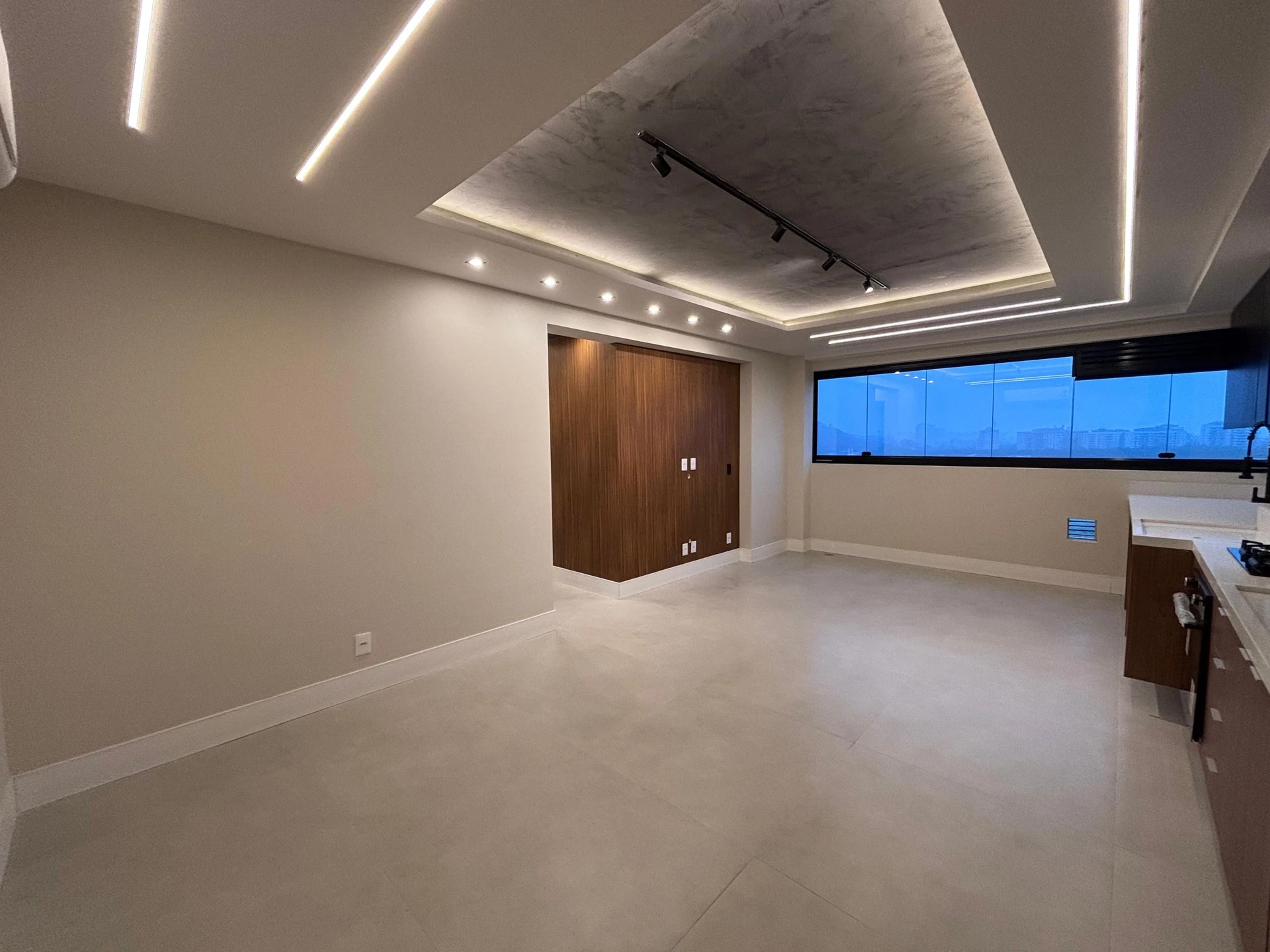 3-bedroom apartment with open-plan kitchen — photo 2