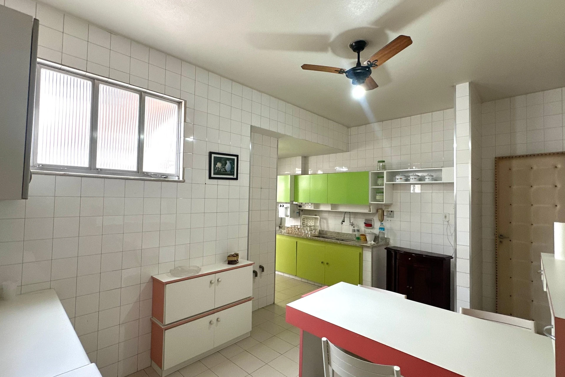 Apartamento amueblado de 3 dormitorios y cocina cerrada — photo 33