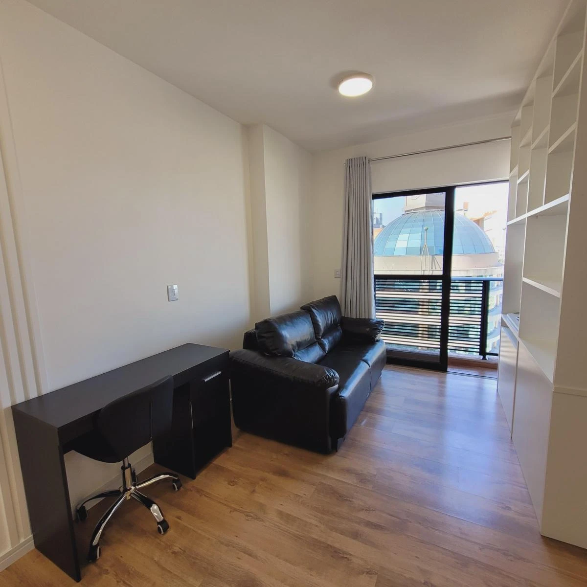 1-bedroom apartment with balcony and 50 m² — photo 3