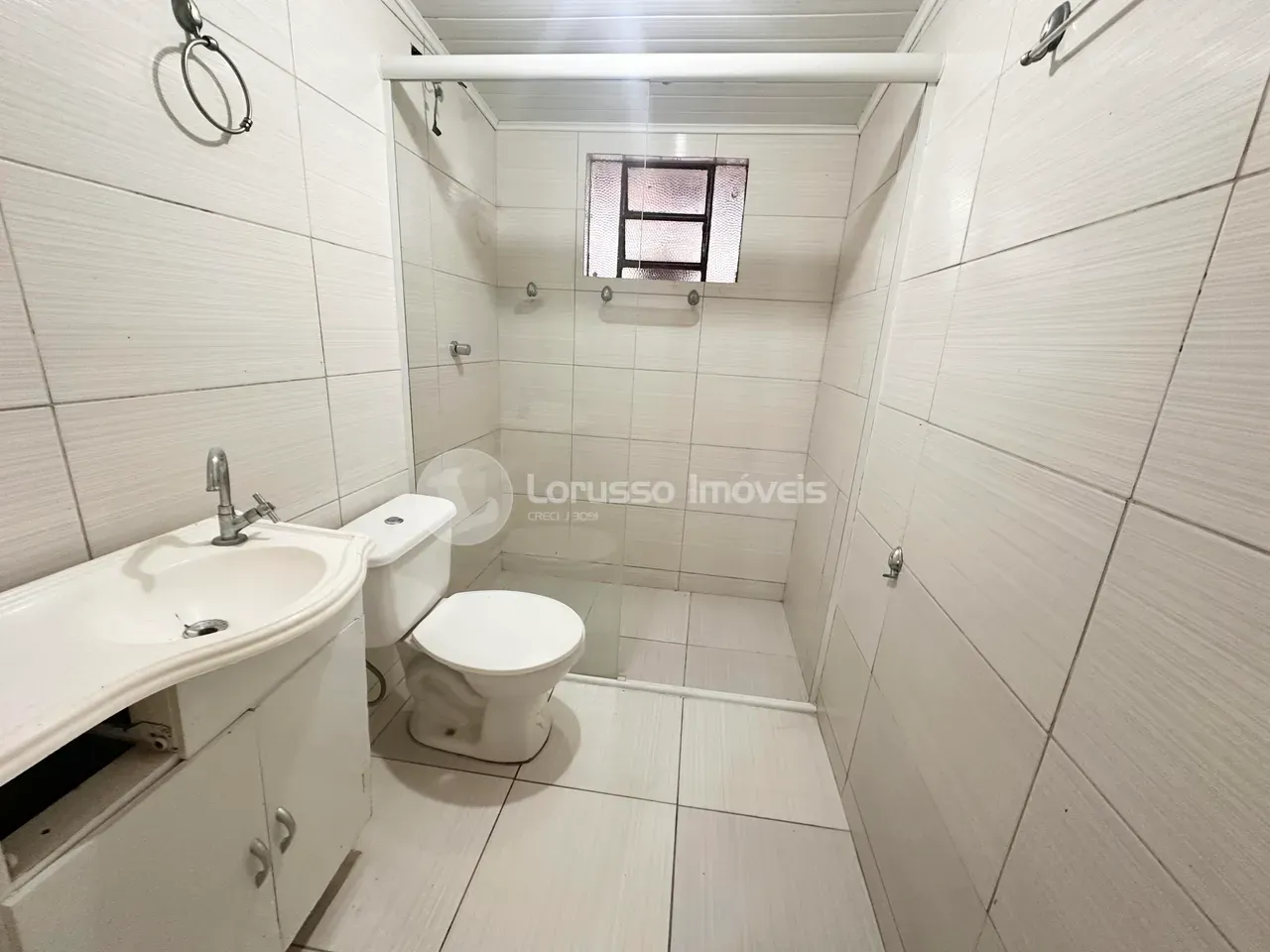 2-bedroom house with gas water heater — photo 8
