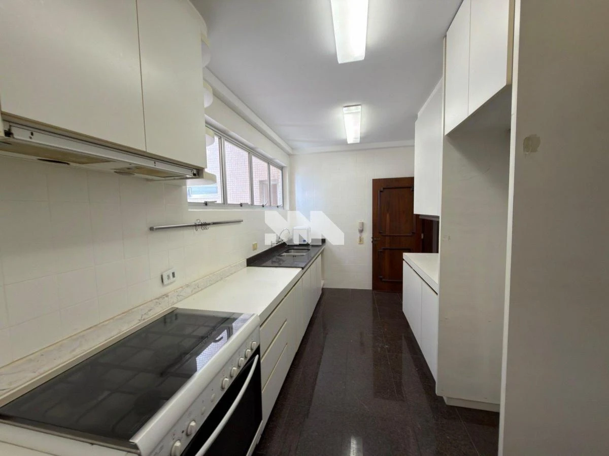 Rental apartment with a closed kitchen and gas stove — photo 22