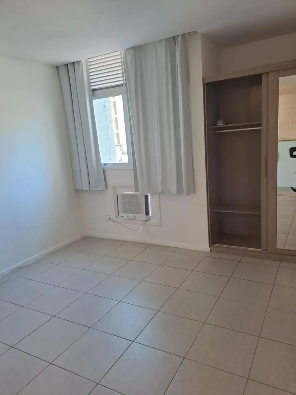 1-bedroom apartment with open-plan kitchen and no parking — photo 3