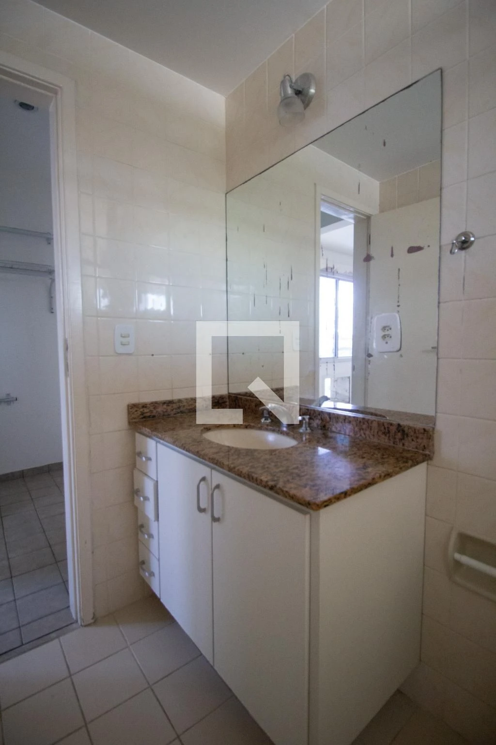 3-bedroom apartment with balcony and 2 parking spots — photo 37