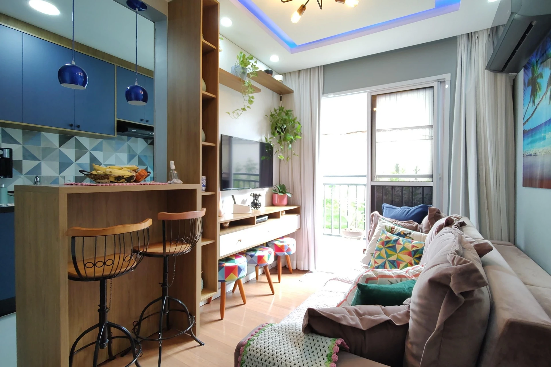 2-bedroom apartment with a glass-enclosed balcony — photo 32