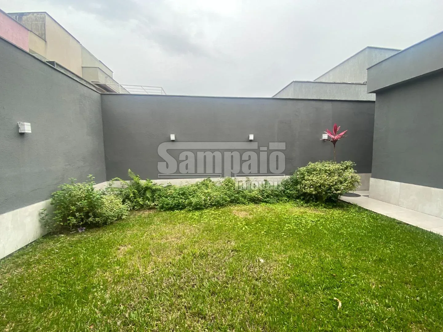 3-bedroom house, 1 with its own bathroom, 215 m² — photo 17