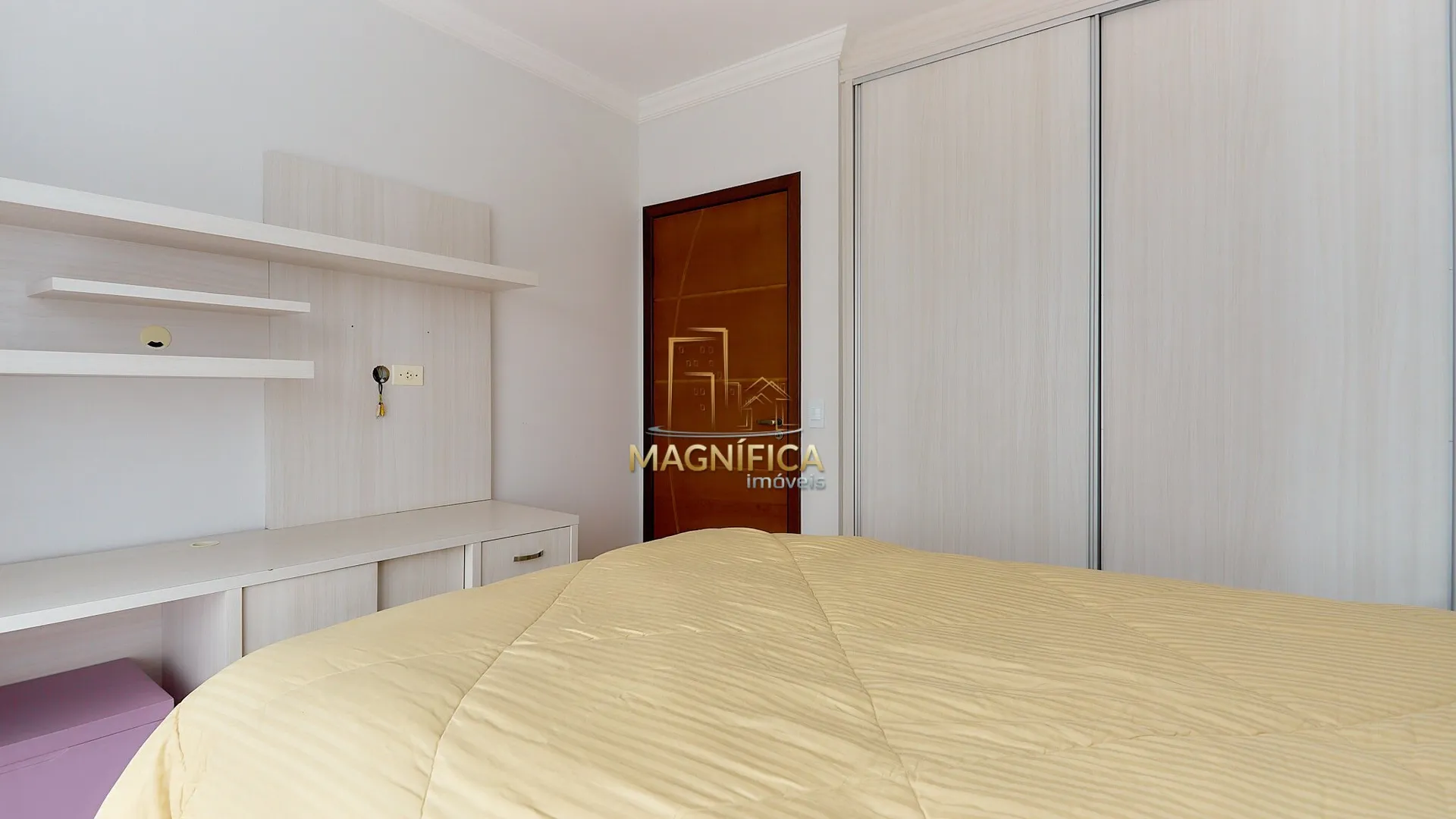 House with 3 bedrooms and 3 bathrooms, no parking — photo 32