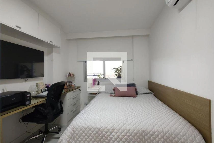 3-bedroom apartment with a walk-in closet — photo 27
