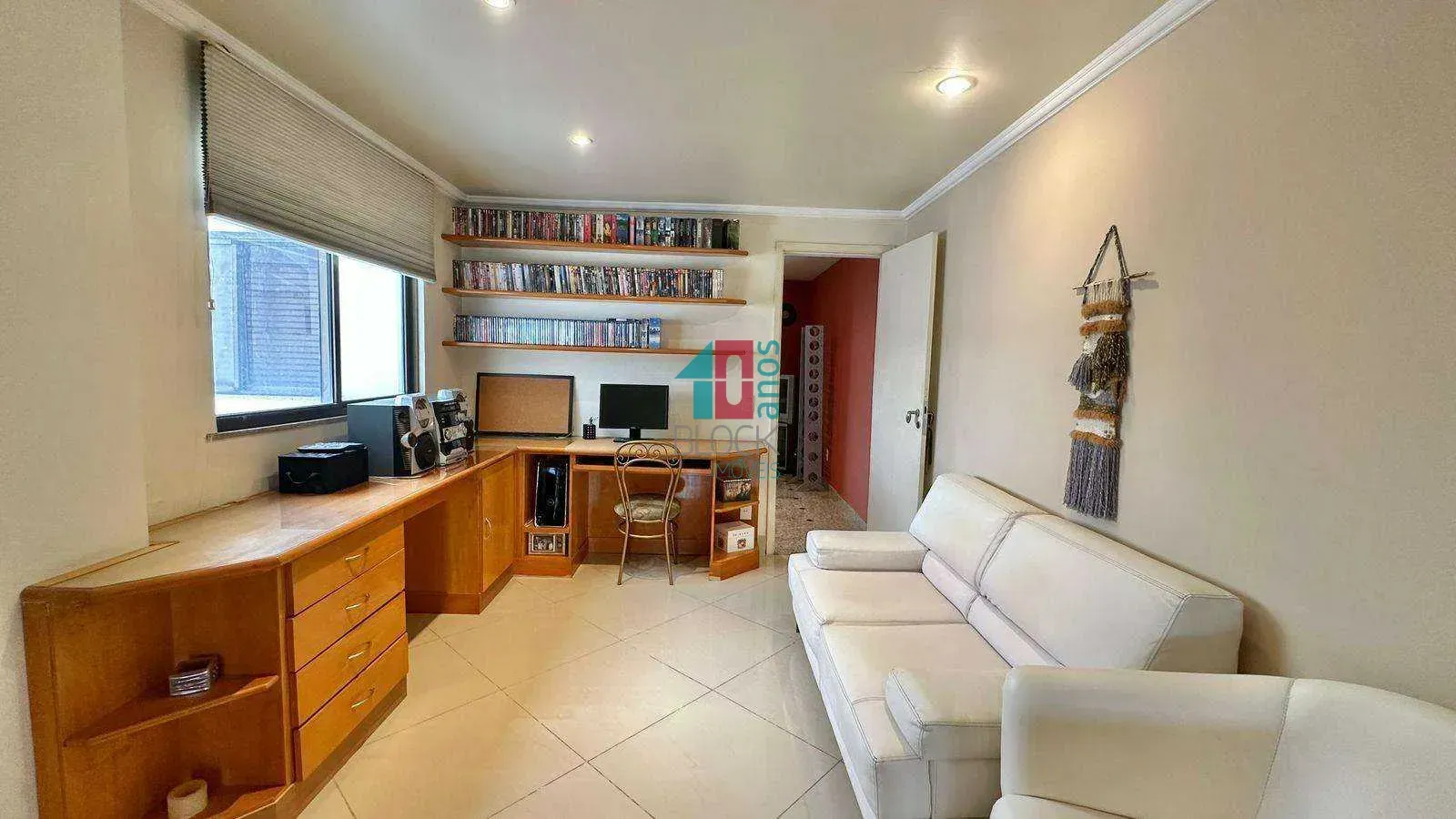 Furnished 3-bedroom apartment with balcony and 3 parking — photo 31