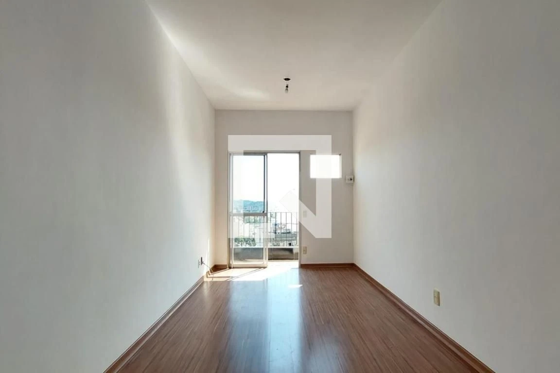 2-bedroom apartment in a building with a pool — photo 33