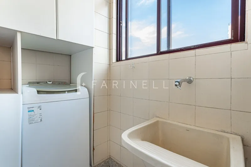Furnished apartment with 3 bedrooms and 4 bathrooms — photo 19