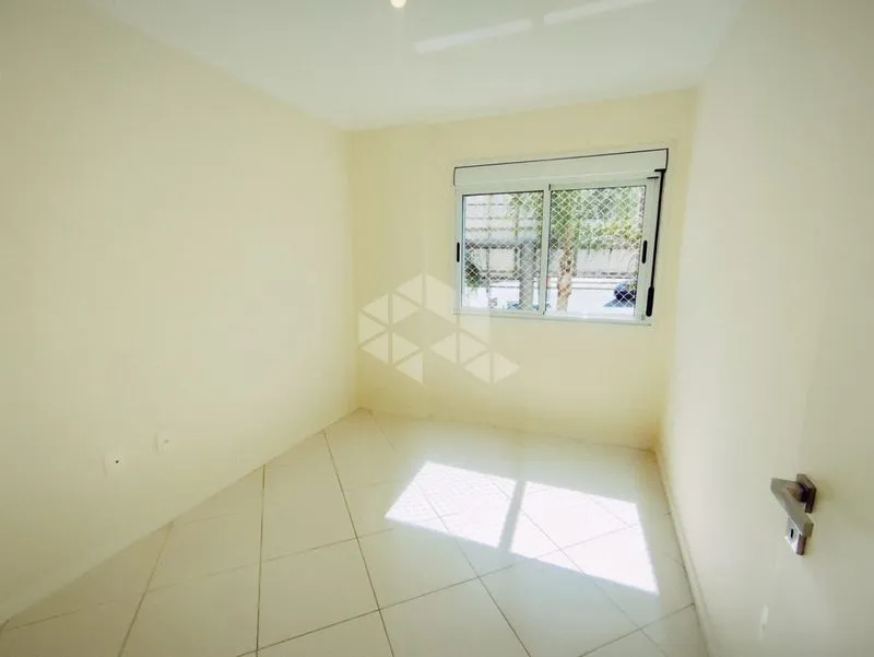 3-bedroom apartment in a building with a pool — photo 7