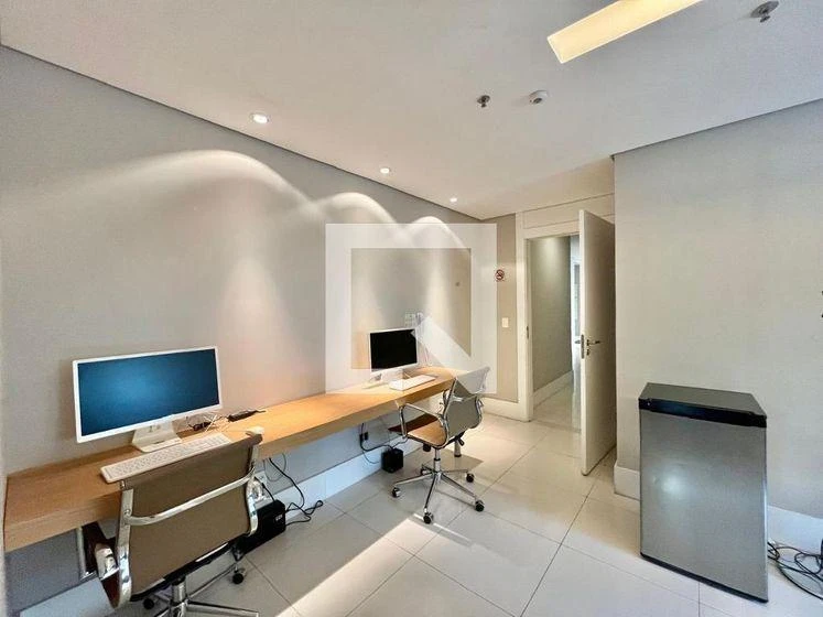 Furnished apartment, 115 m², with a grill on the balcony — photo 49