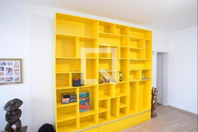 Unfurnished 6-bedroom apartment with 340 m² — photo 3