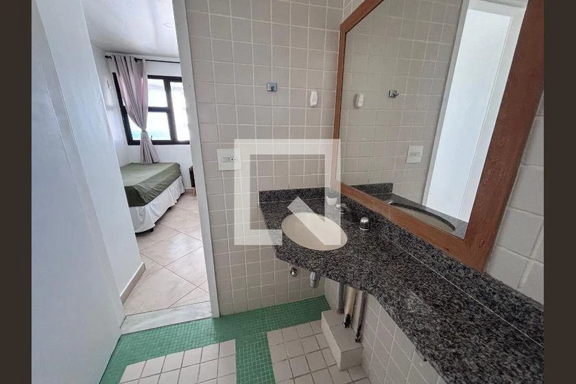 Furnished apartment with 2 en-suite bedrooms and balcony — photo 2