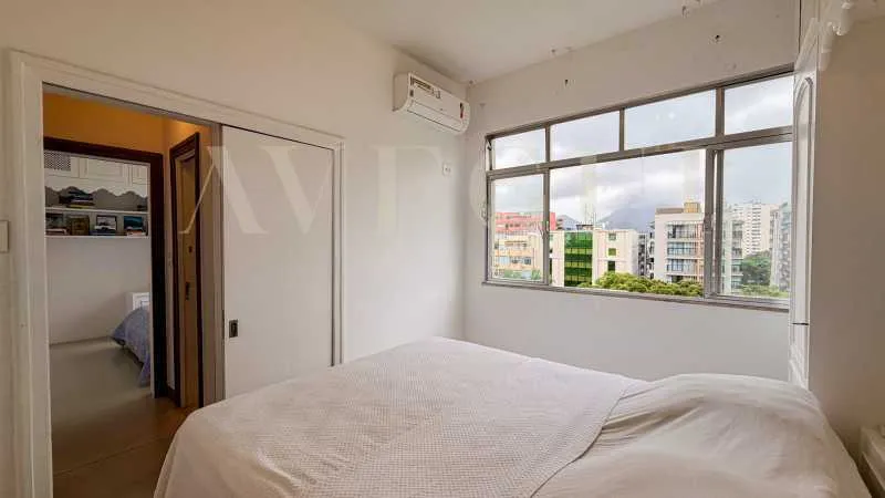 Bathtub in a 2-bedroom apartment, 69 m² — photo 7