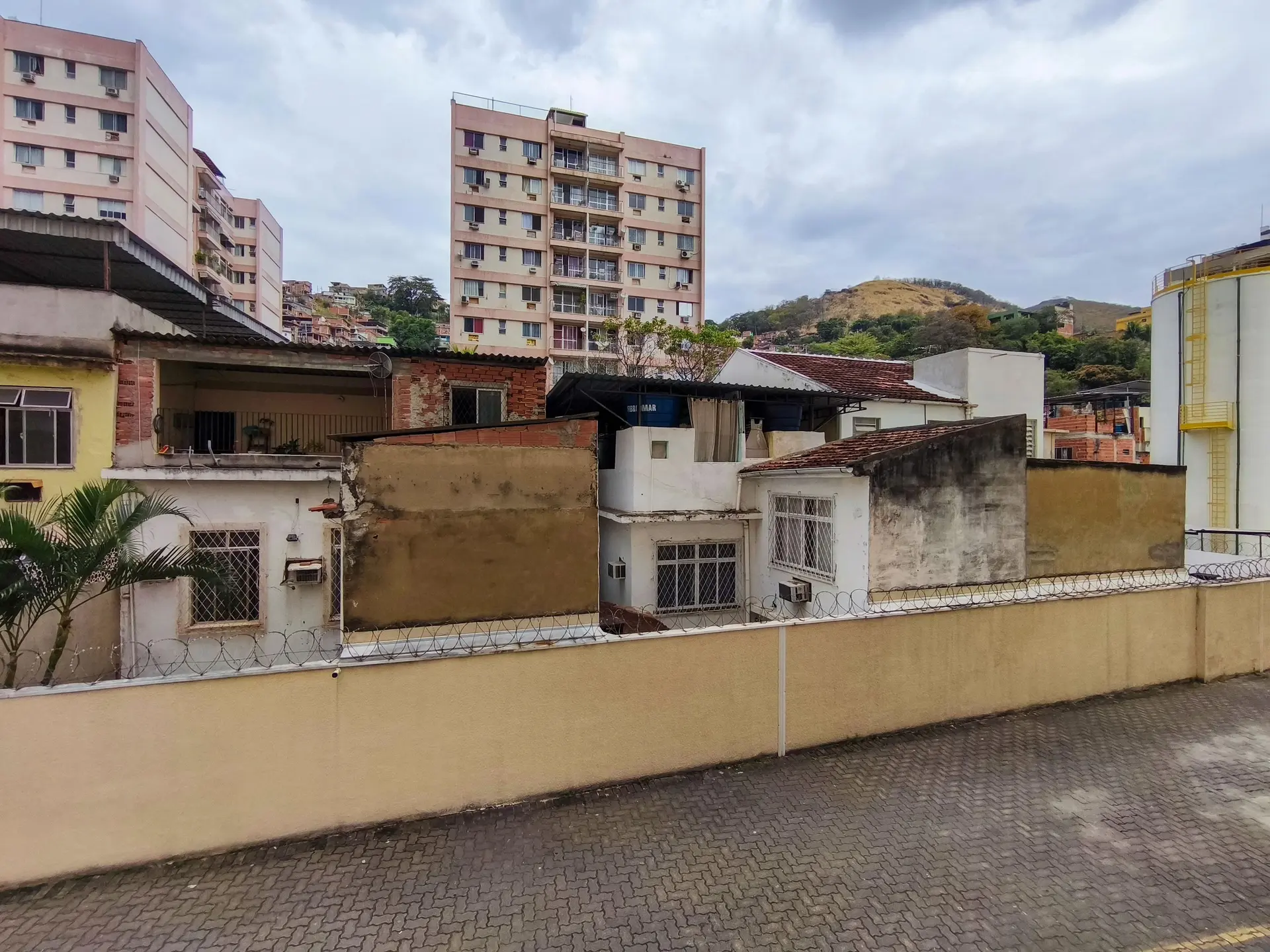 Apartamento de 2 quartos em condomínio com piscina — photo 35