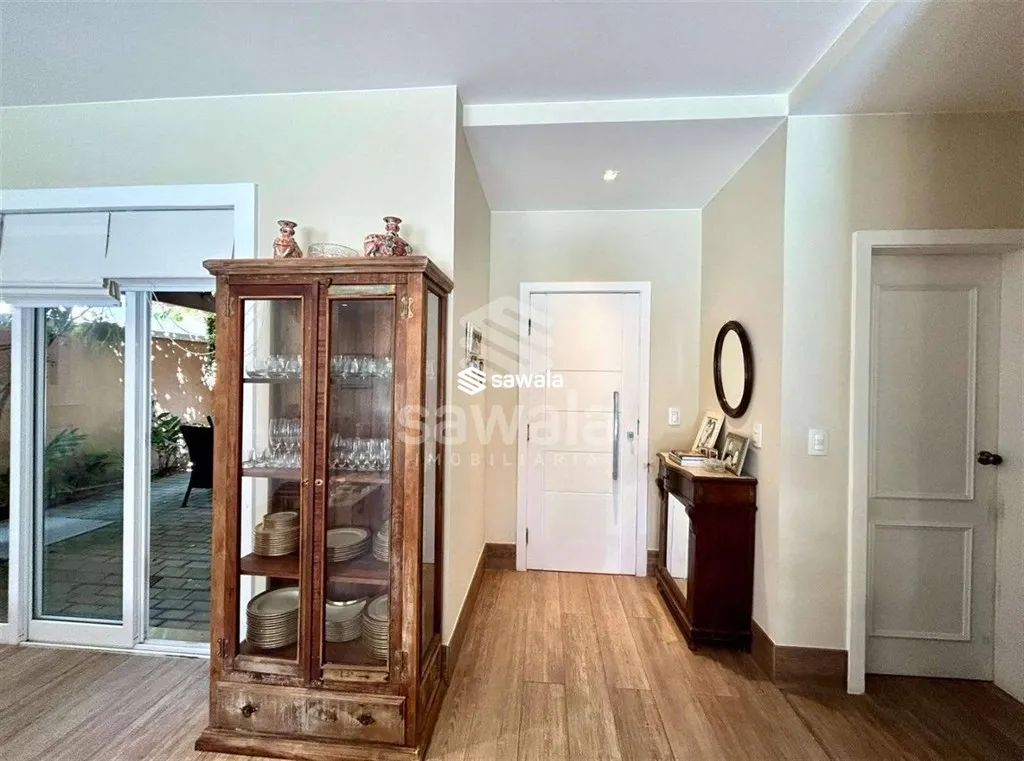 Furnished house with 600 m², 3 bedrooms and 5 baths — photo 4