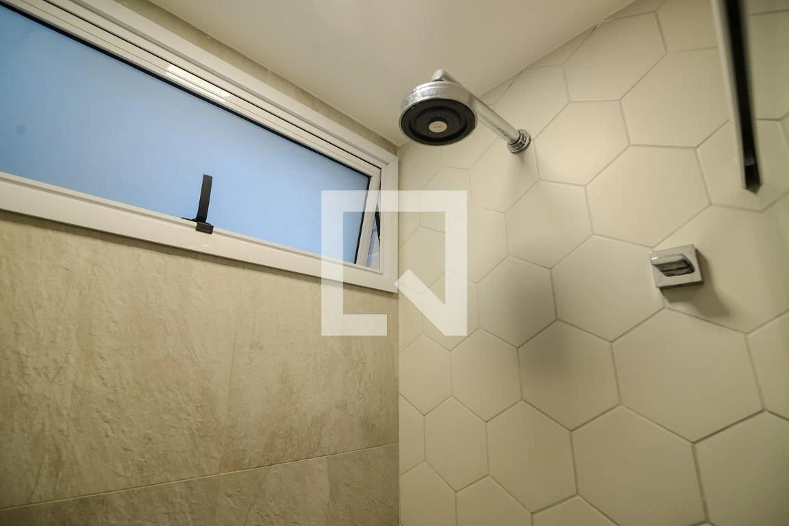 Furnished 4-bedroom apartment with 4 bathrooms — photo 45