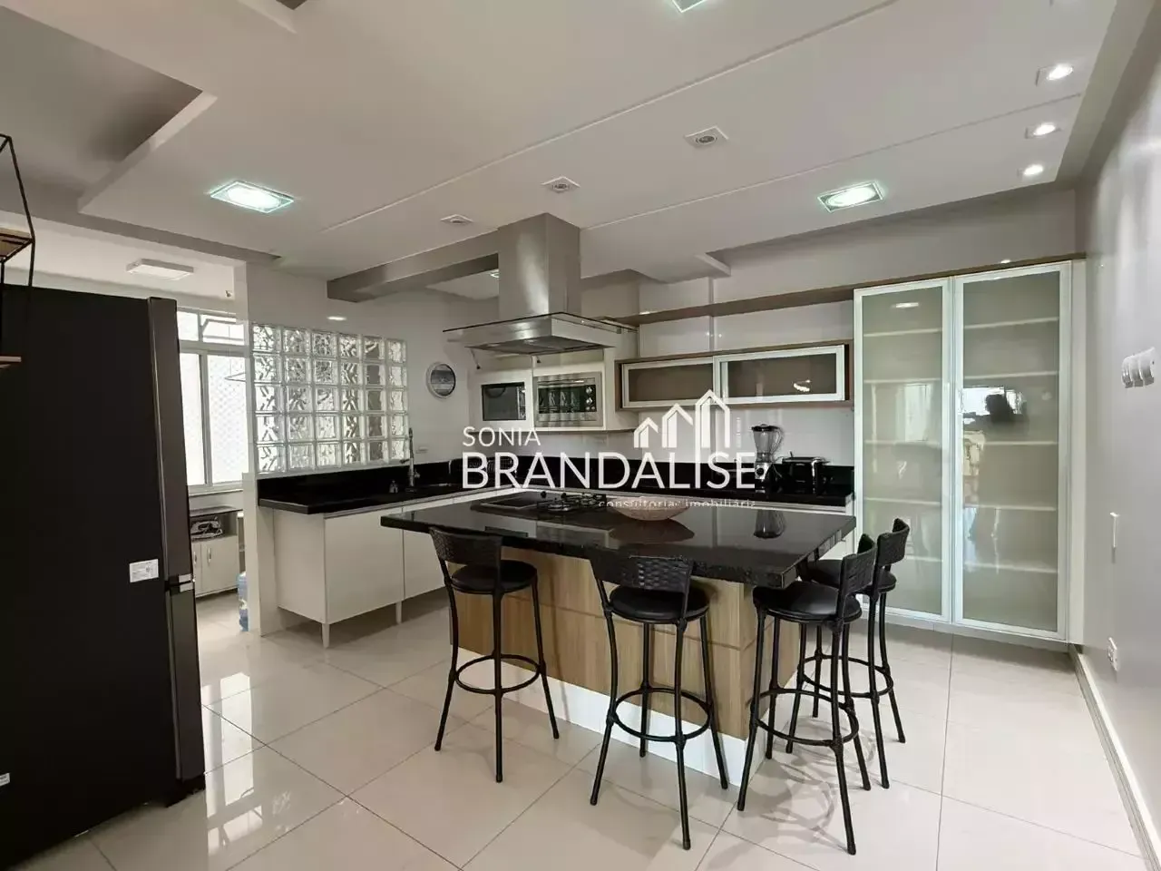 Apartamento amueblado con vista al agua y 2 dormitorios — photo 2
