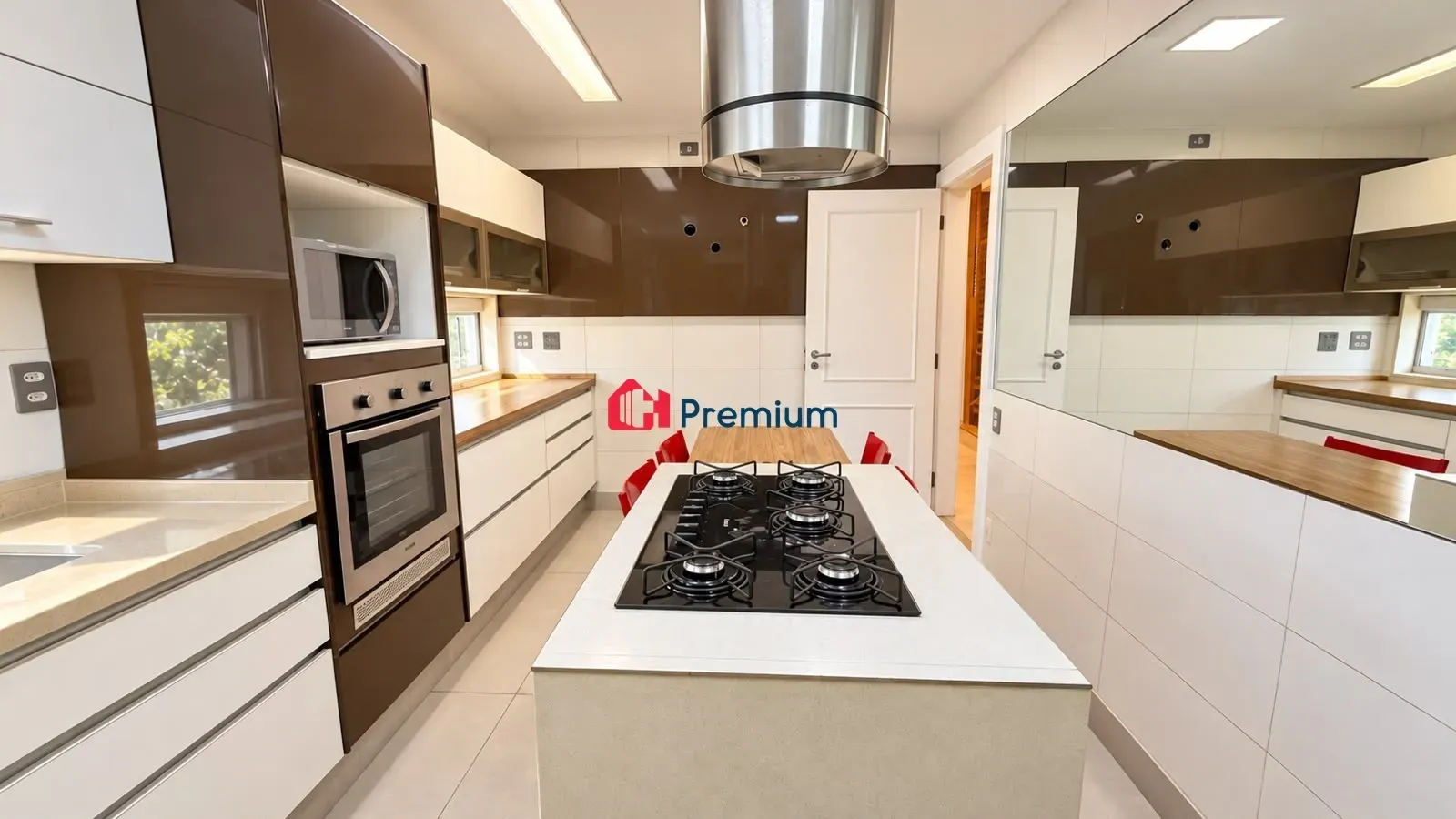 Washing machine in a 5-bedroom house, 350 m² — photo 23