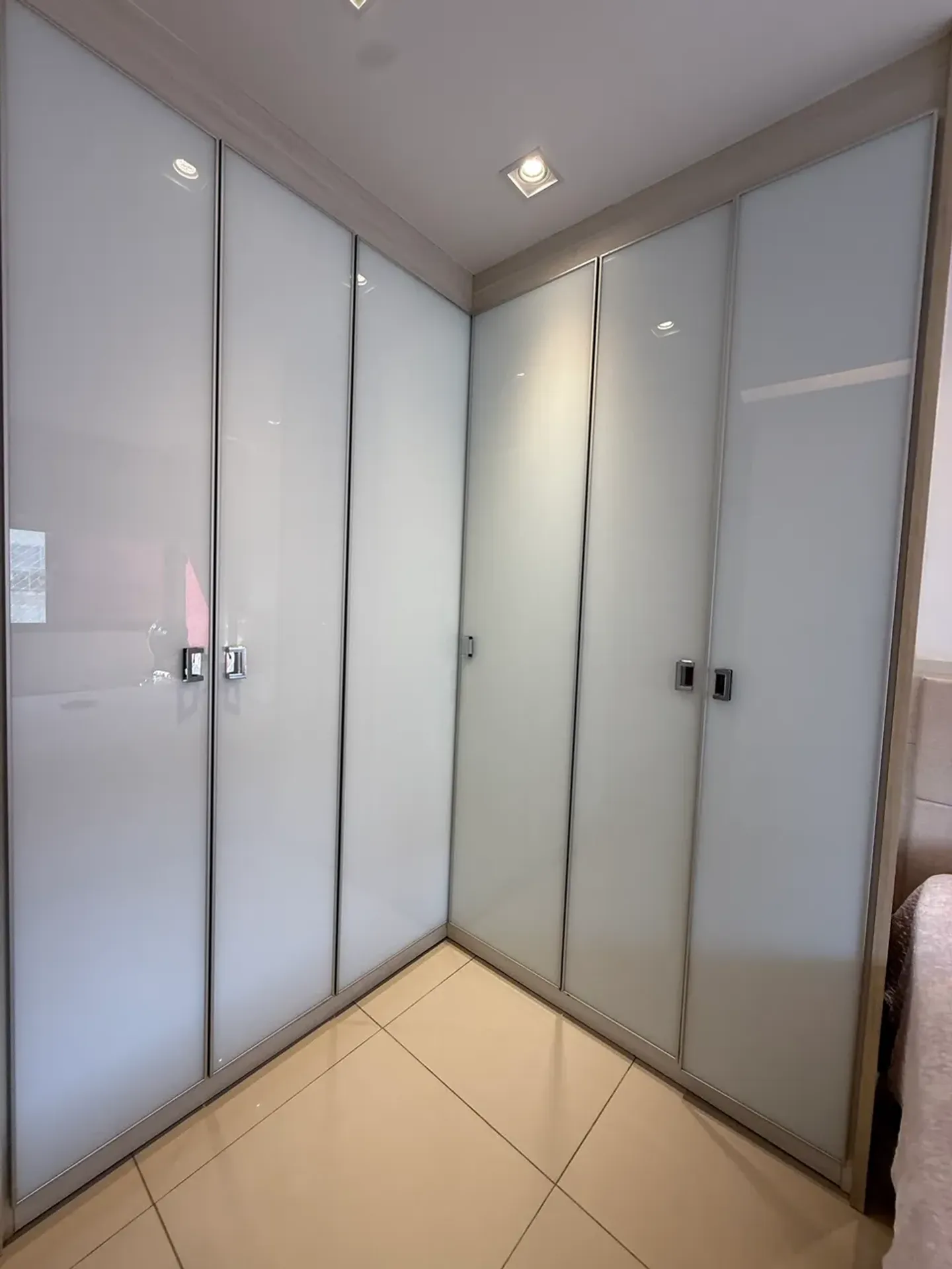 4-bedroom apartment in a building with a sauna — photo 18