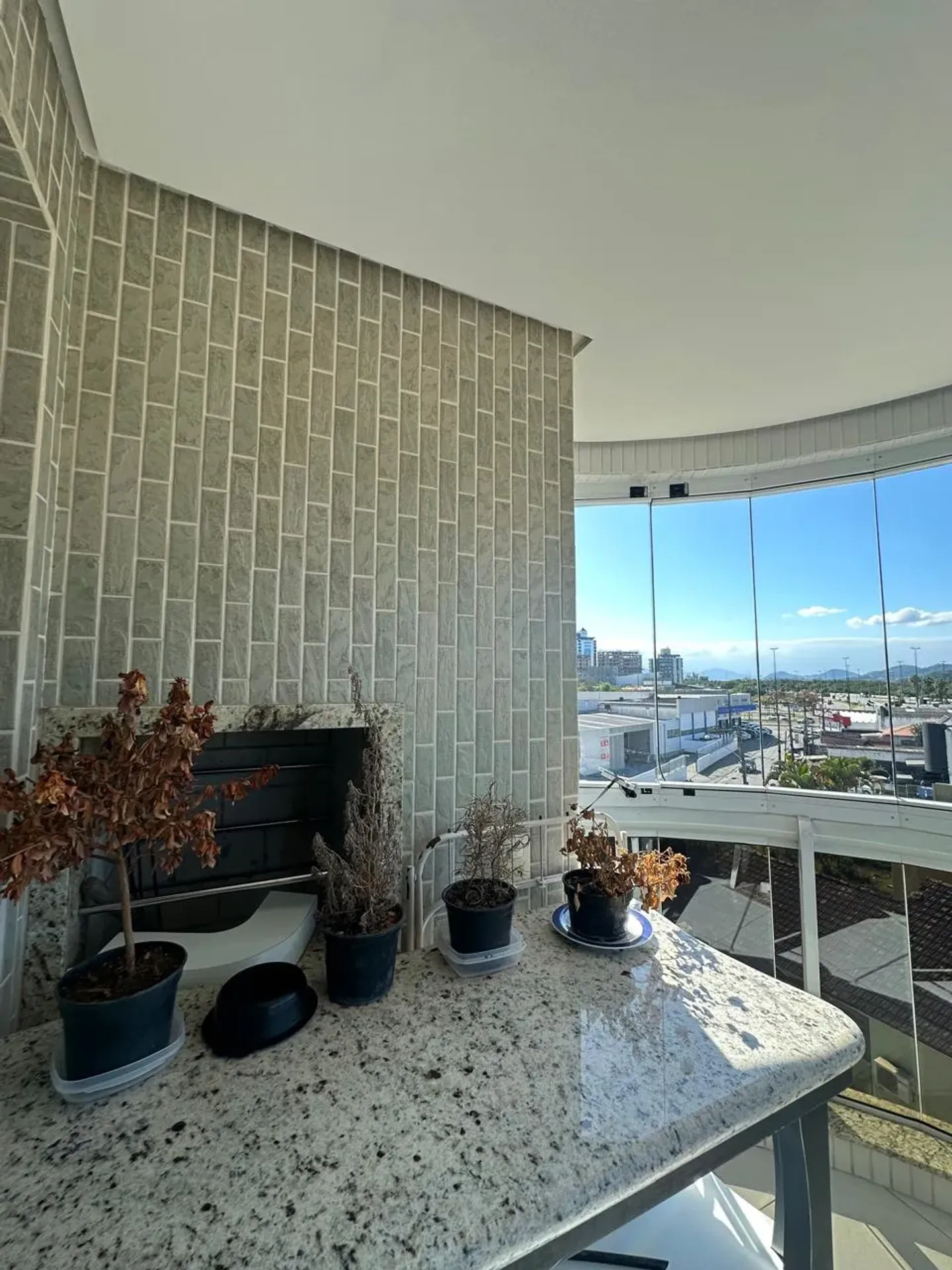 Furnished apartment, 98 m², with floor-to-ceiling windows — photo 10