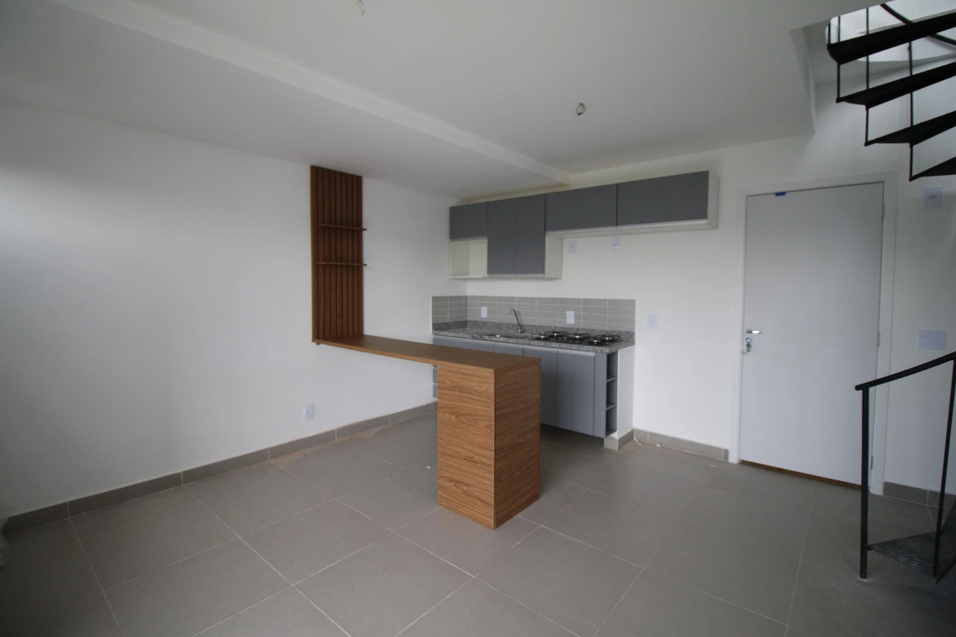 Home office in a 2-bedroom apartment, 130 m²