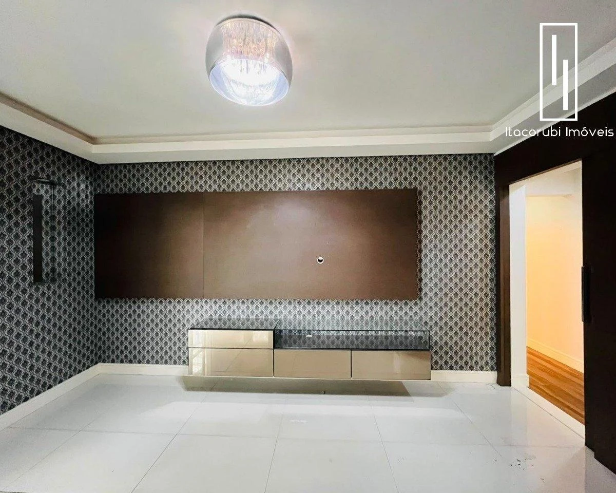 Furnished apartment with enclosed balcony and grill — photo 8