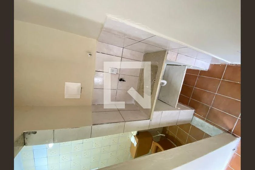 Studio in a building with a pool — photo 32