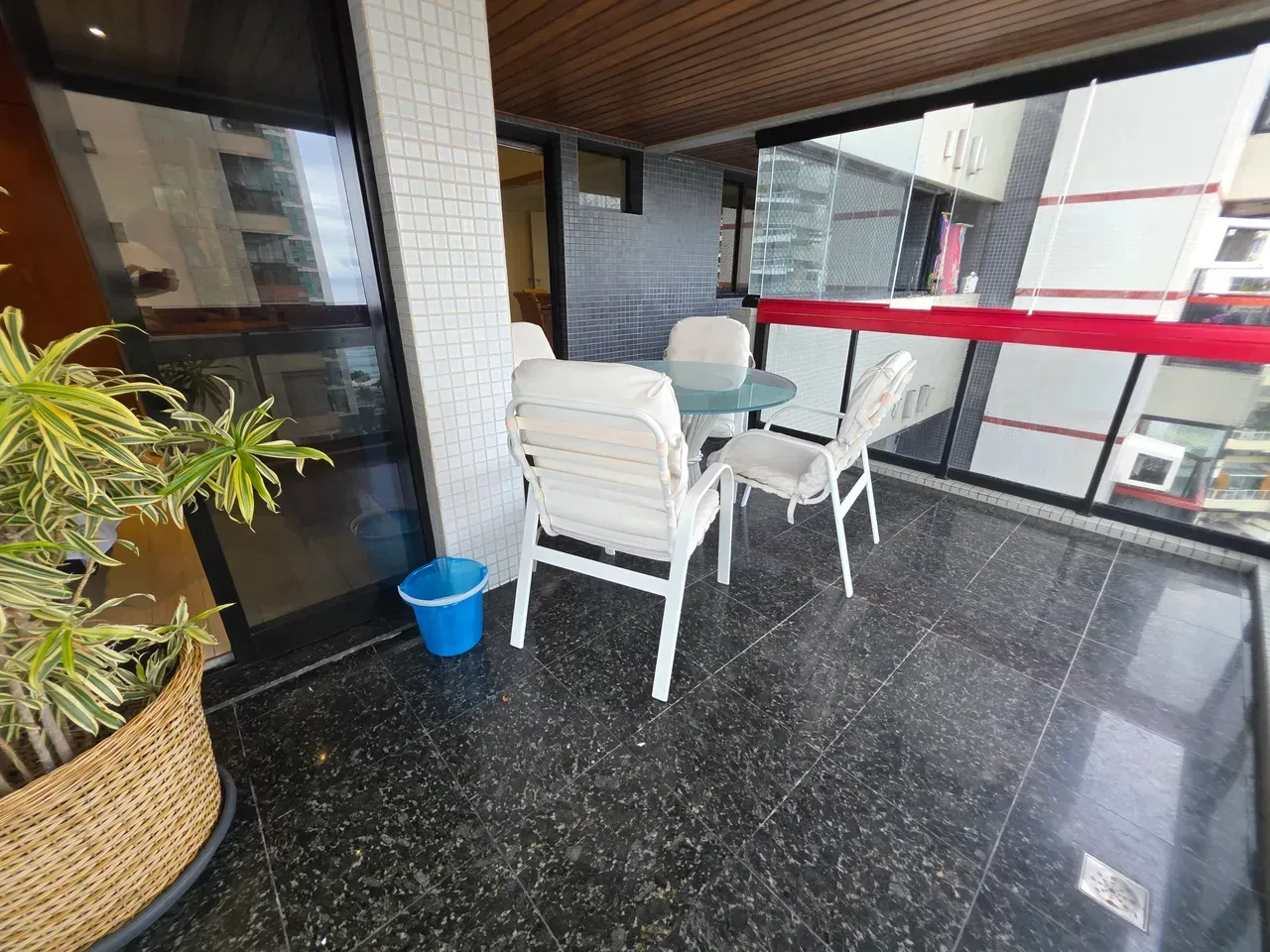 Furnished 2-bedroom apartment with 3 bathrooms — photo 15